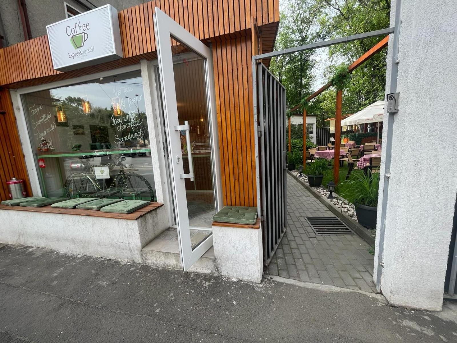 House Of Tourists Garden And More Bucureşti Exterior foto