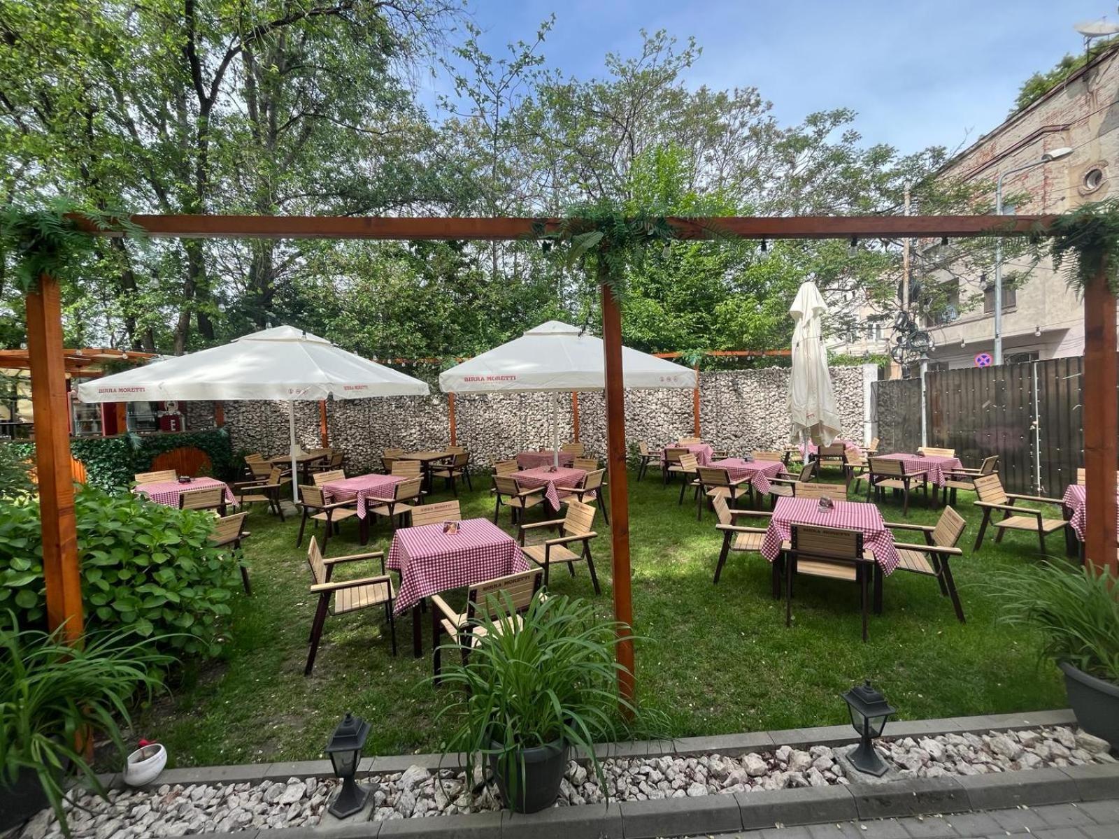 House Of Tourists Garden And More Bucureşti Exterior foto